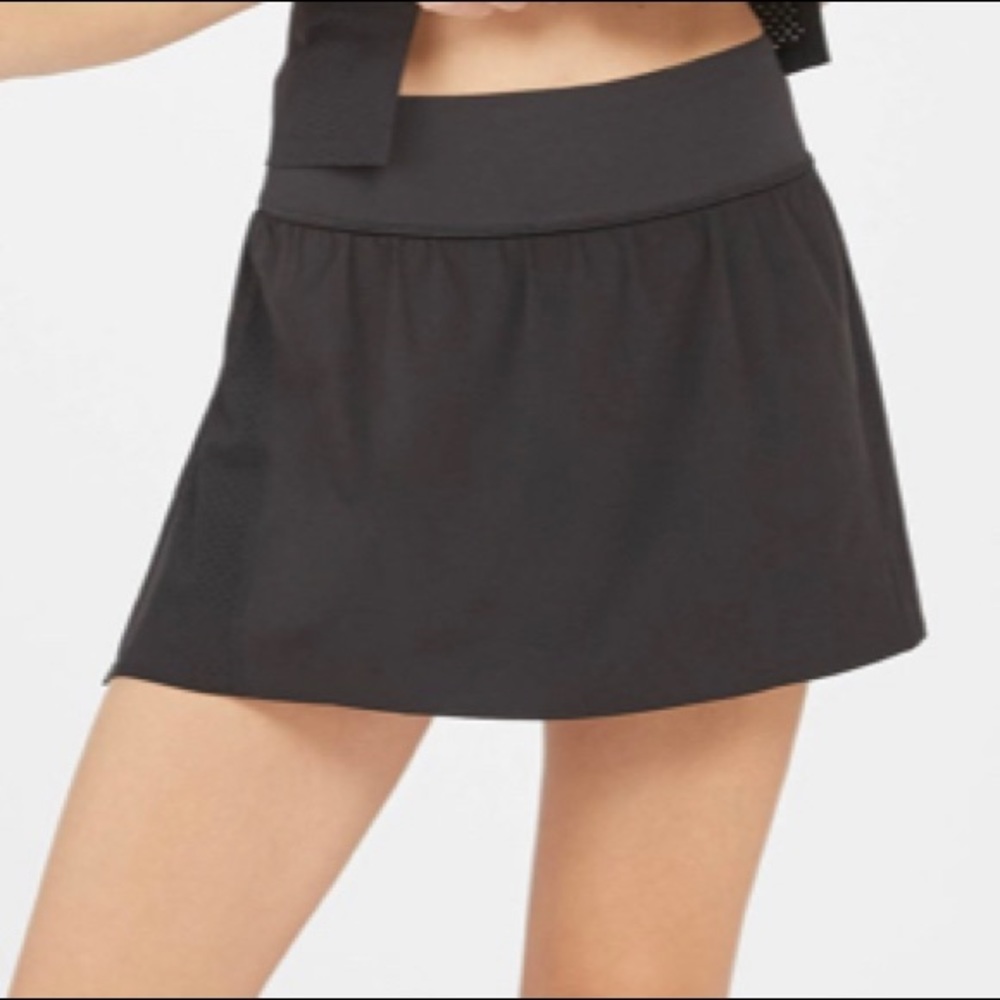 Spanx get moving skort, black, medium.